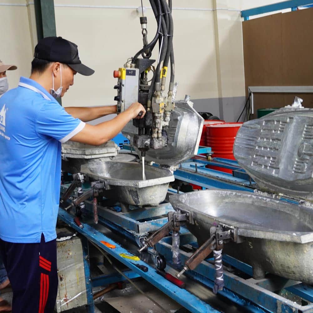 Sản xuất đệm yên xe máy tại phụ tùng xe máy Phú Quang