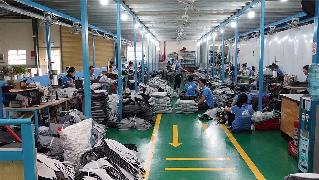 Khu sản xuất da yên xe máy Công Ty Phú Quang hiện đại