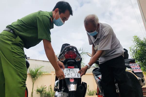 Ai nên đổi biển số xe và đăng ký xe sau sáp nhập tỉnh