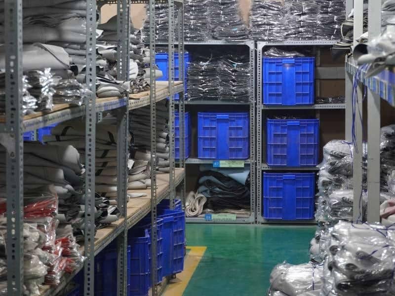 Kho dự trữ hàng lớn đảm bảo nguồn cung đầy đủ cho các đợt cao điểm
