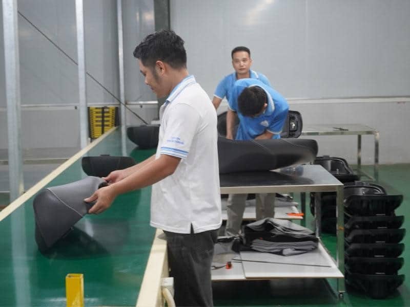 May yên xe máy theo yêu cầu tại công ty Phụ Tùng Xe Máy Phú Quang